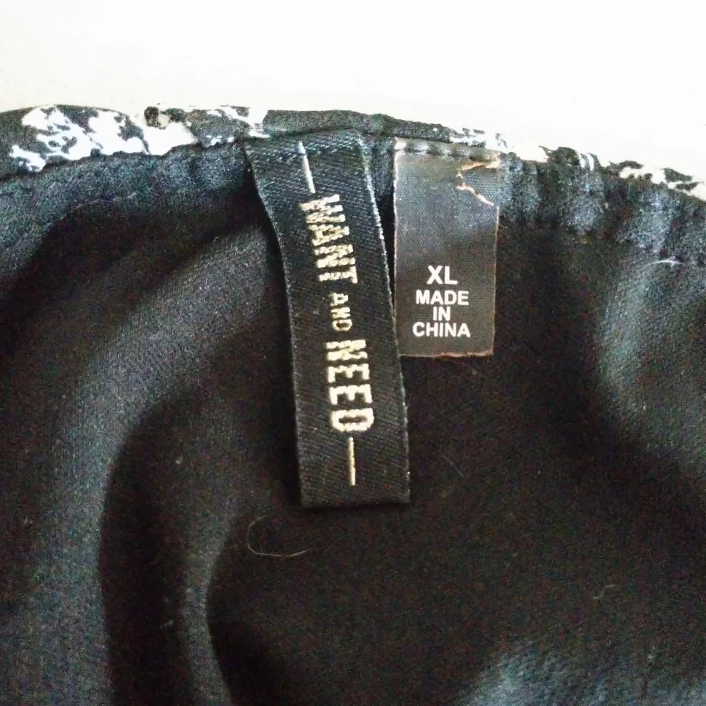 Want & Need Brand Women's Jumpsuit  (Semi-Sheer)   Size XL NWOT - Picture 8 of 8